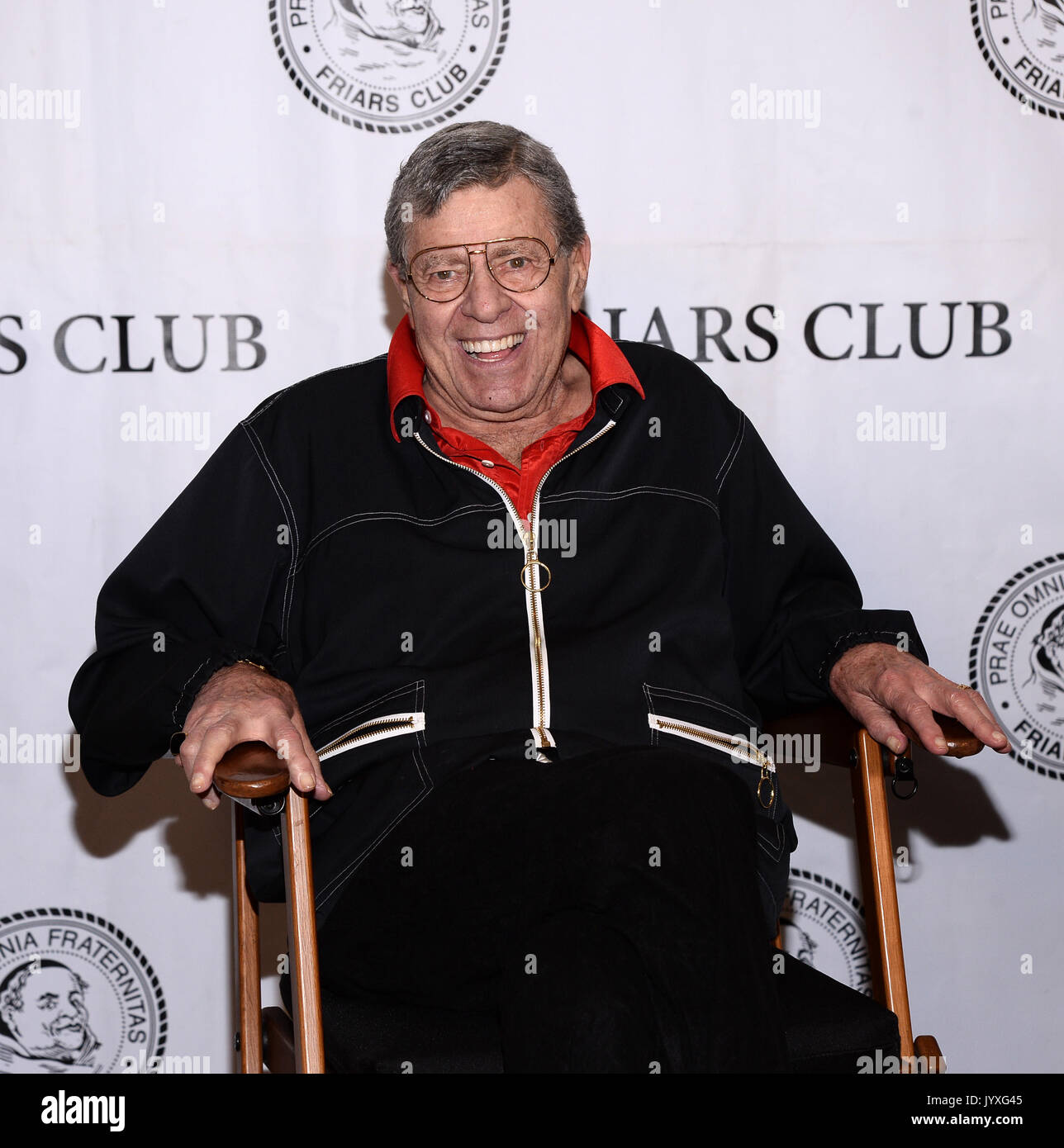NEW YORK, NY - 5 giugno: comico Jerry Lewis raffigurato all'Frati Club per il cinquantesimo anniversario della commedia Classic ' Professore Matto" un nuovo Blu-ray viene rilasciato, la città di New York, giugno 5, 2014 © RTNPluvious/MediaPunch Foto Stock