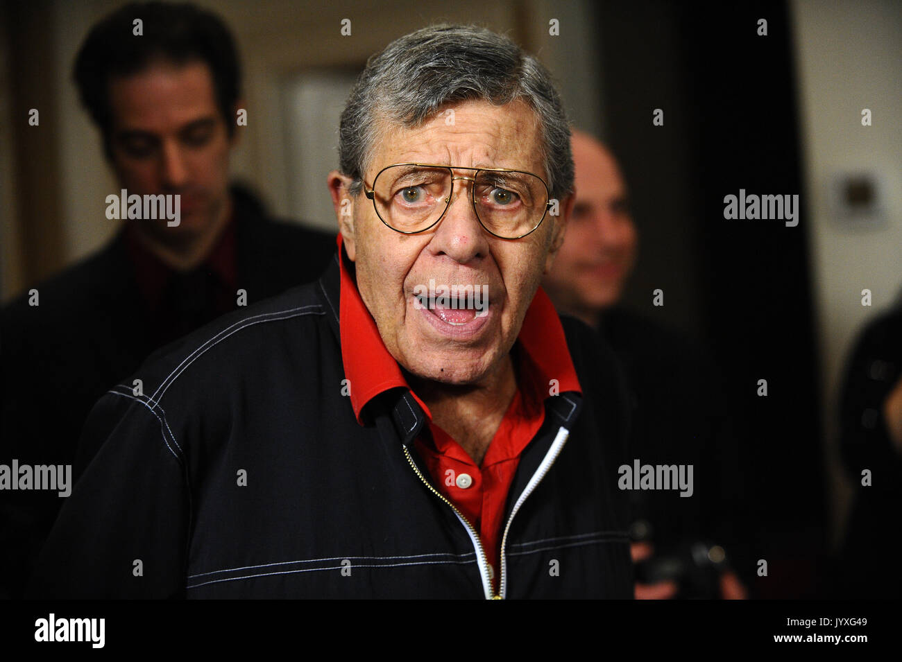 NEW YORK, NY - 5 giugno: comico Jerry Lewis raffigurato all'Frati Club per il cinquantesimo anniversario della commedia Classic ' Professore Matto" un nuovo Blu-ray viene rilasciato, la città di New York, giugno 5, 2014 © RTNPluvious/MediaPunch Foto Stock