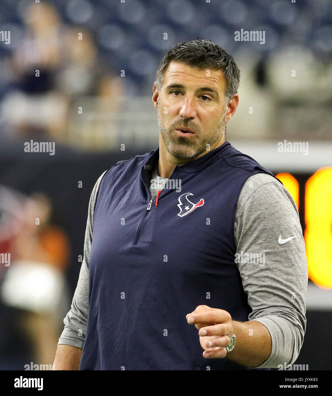 Agosto 19, 2017: Houston Texans coordinatore difensivo Mike Vrabel durante la NFL preseason game tra New England Patriots e Houston Texans al NRG Stadium di Houston, TX. John Glaser/CSM. Foto Stock