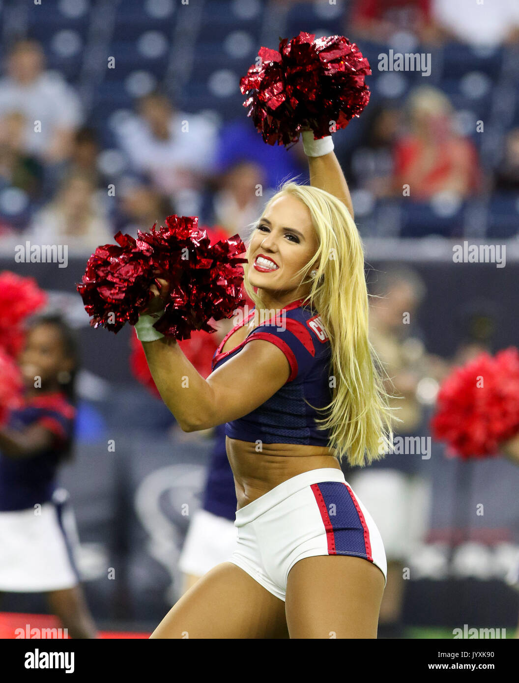19 agosto 2017: a Houston Texans cheerleader durante la NFL preseason game tra New England Patriots e Houston Texans al NRG Stadium di Houston, TX. John Glaser/CSM. Foto Stock