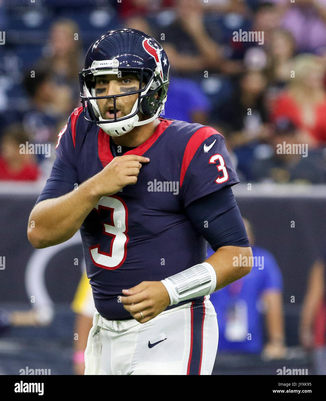 Agosto 19, 2017: Houston Texans quarterback Tom Savage (3) segnali il suo team durante la NFL preseason game tra New England Patriots e Houston Texans al NRG Stadium di Houston, TX. John Glaser/CSM. Foto Stock