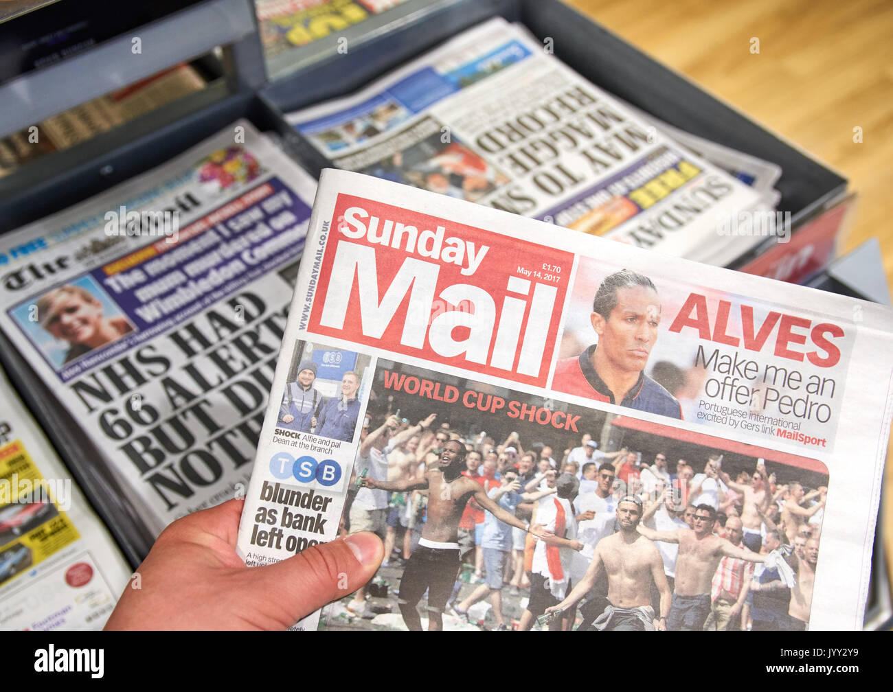 Londra, Inghilterra - 14 Maggio 2017 : Il Sunday Mail la posta di domenica è la Scozia dei best-seller giornale Foto Stock