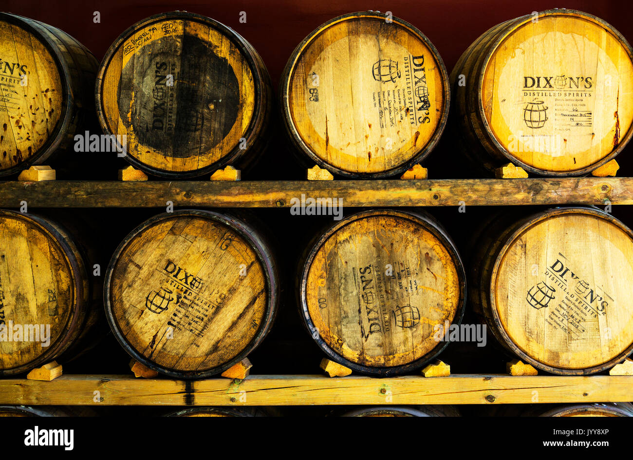 Legno di rovere e botti di invecchiamento in distilleria. Dixons Distillati Guelph Ontario Canada Foto Stock