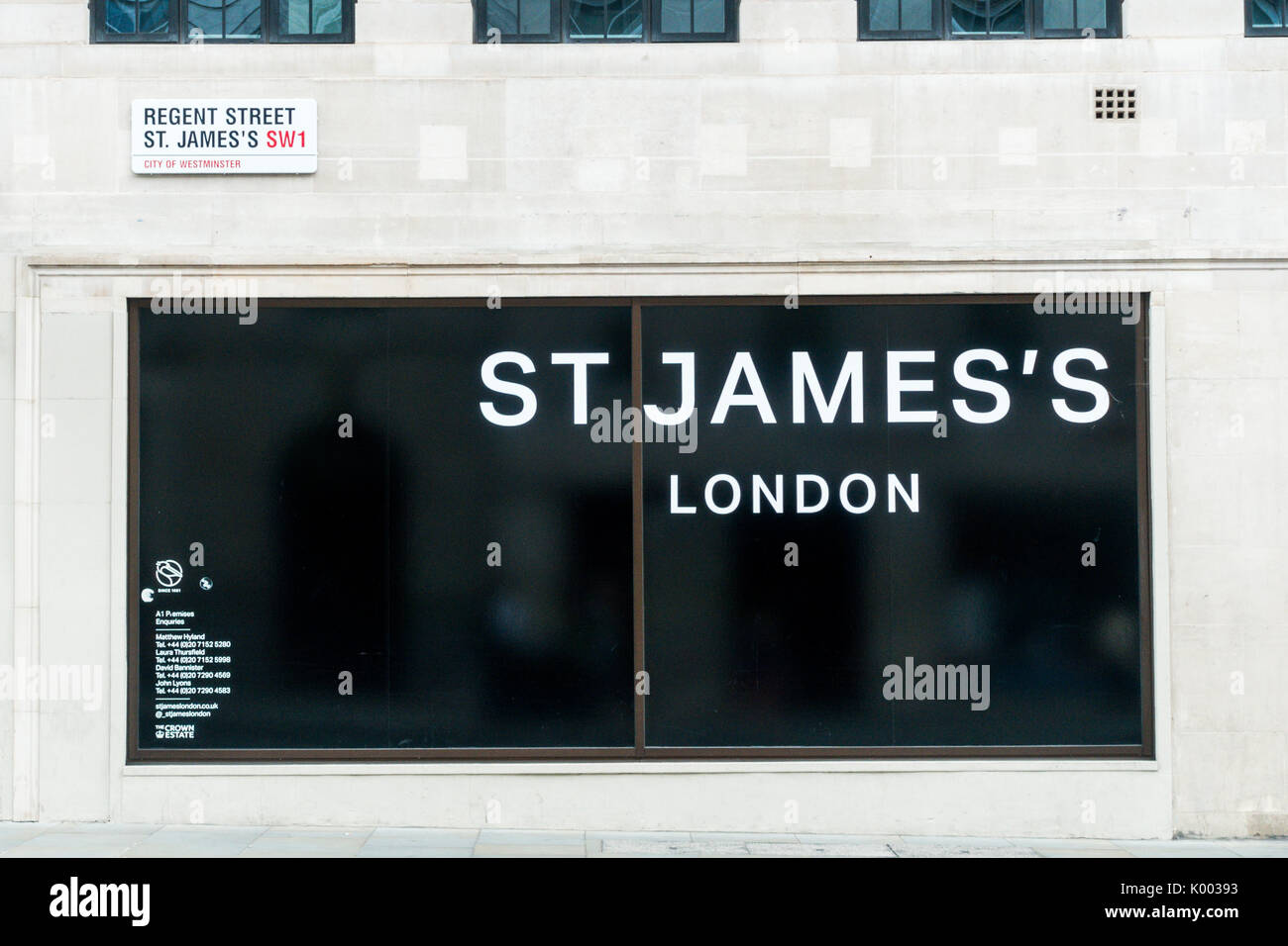 Edificio su Regent Street, Londra con caratteri ortografia St James London Foto Stock