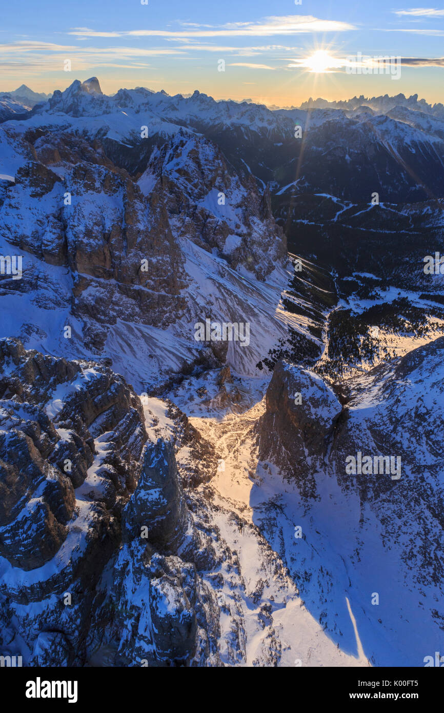 Vista aerea del Catinaccio al tramonto. Sciliar Parco naturale Dolomiti Trentino Alto Adige Italia Europa Foto Stock