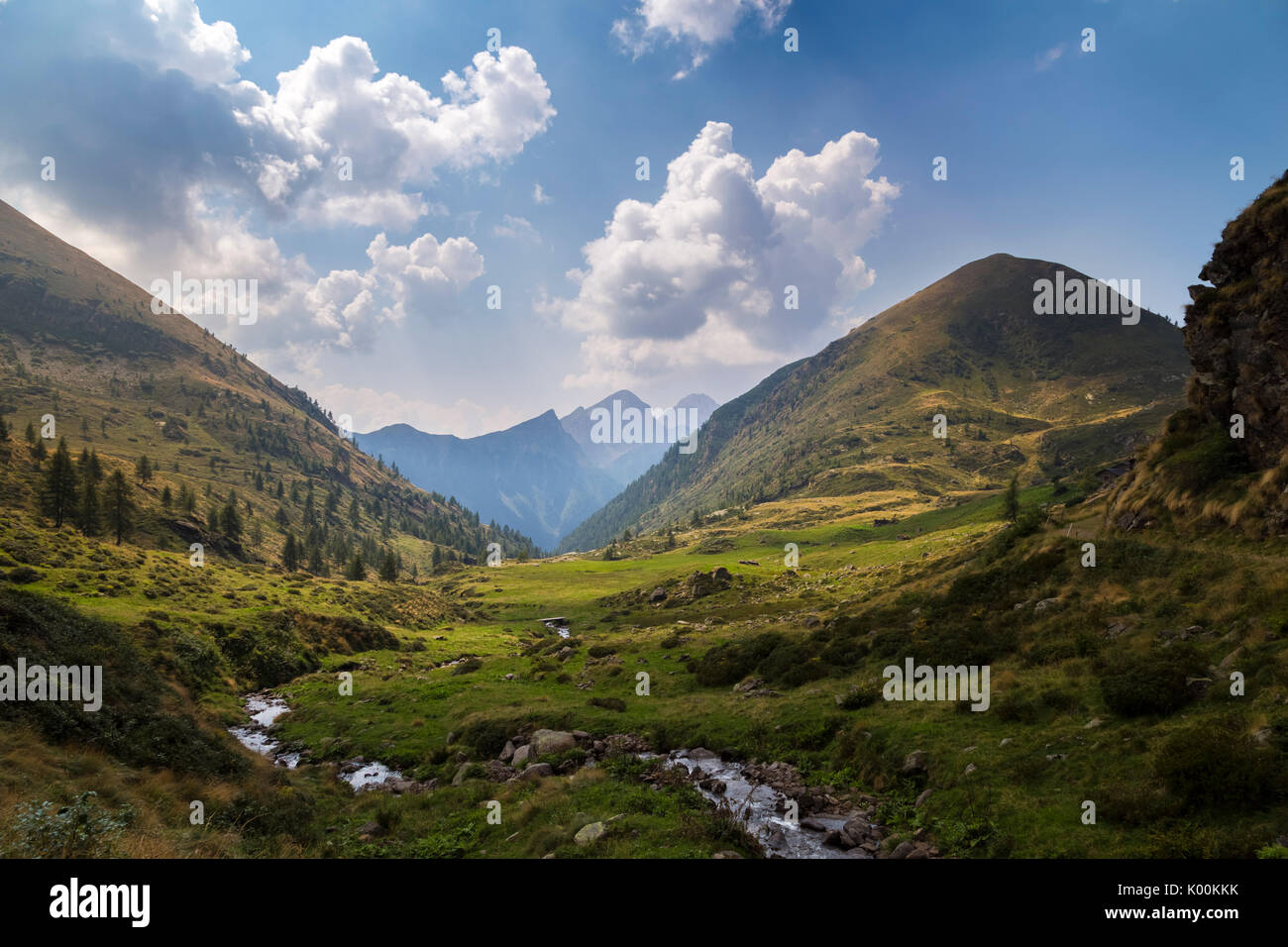 Paesaggio di montagna sulla cima del Passo del Vivione, Schilpario, Val di Scalve, distretto di Bergamo, Lombardia, Italia. Foto Stock