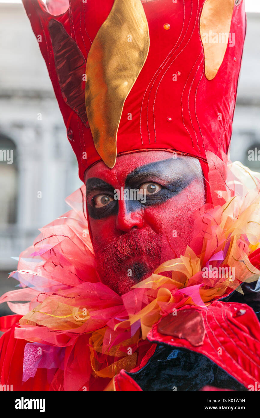 Colorato costume di carnevale di Venezia festival famosi in tutto il mondo Veneto Italia Europa Foto Stock