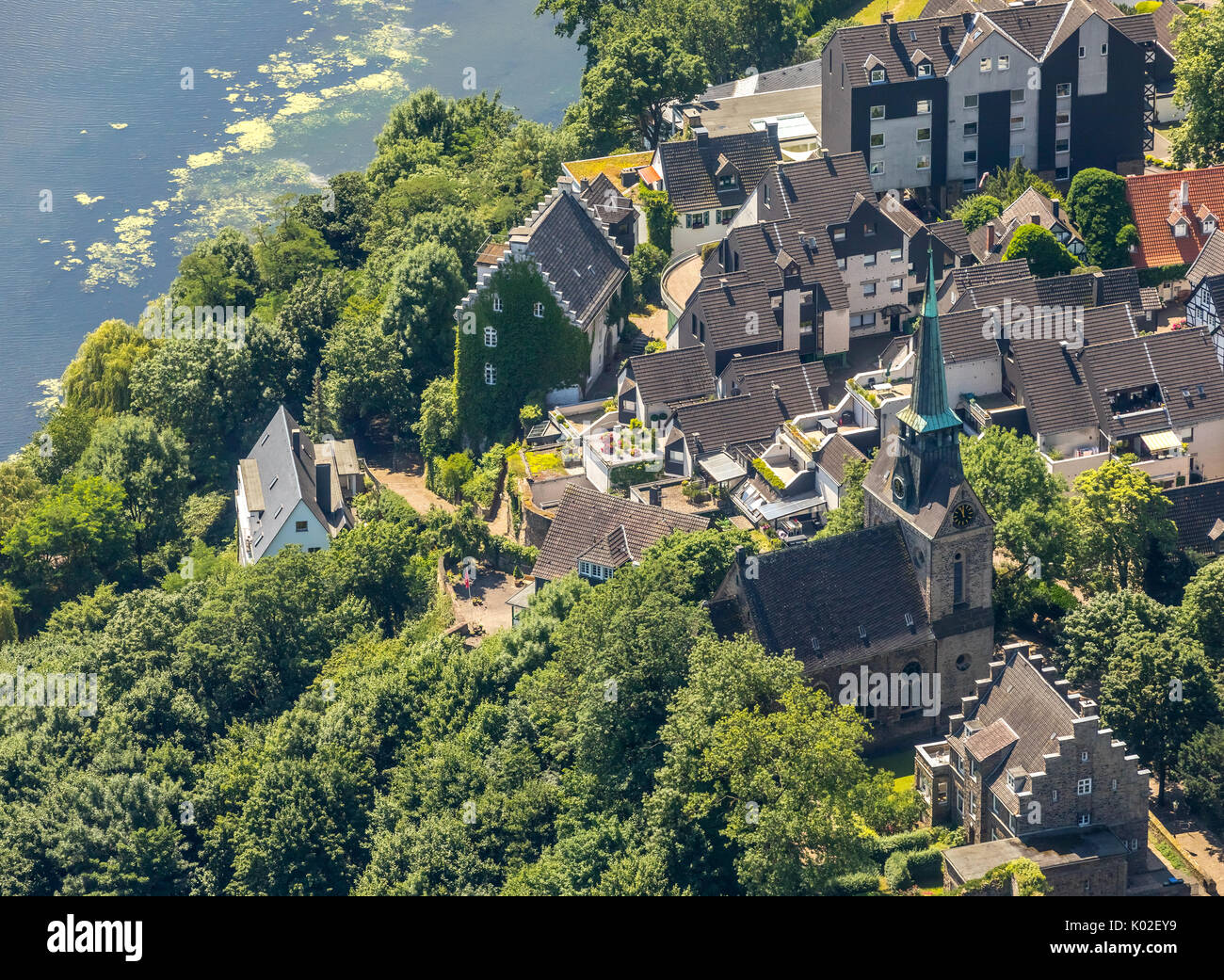 Libertà meteo, mantenere del castello meteo con la vicina area con travi di legno di libertà, specie waterweed Elodea nuttallii in Harkortsee, Wetter (R Foto Stock