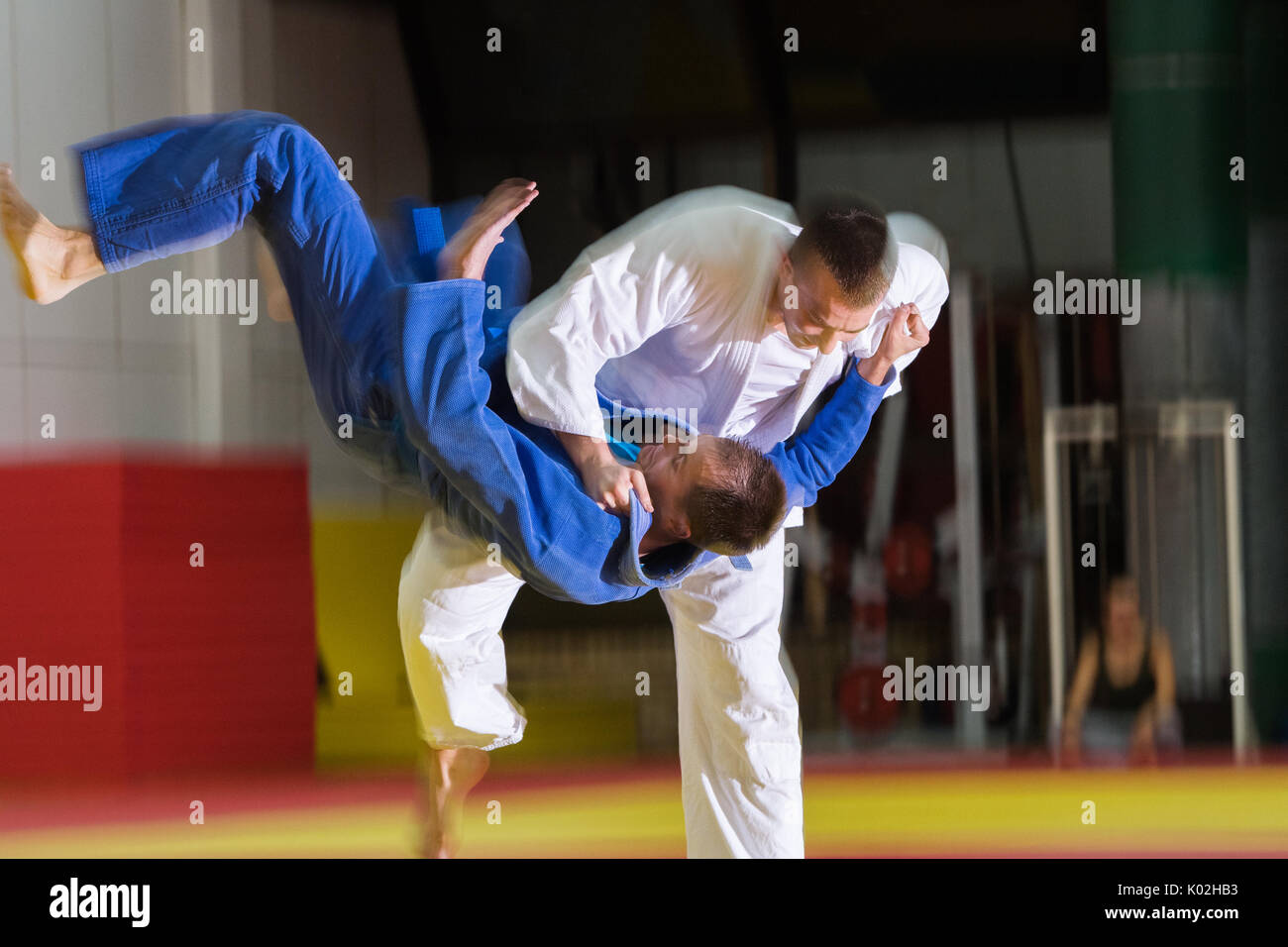 Il judo sport training nella sports hall Foto Stock