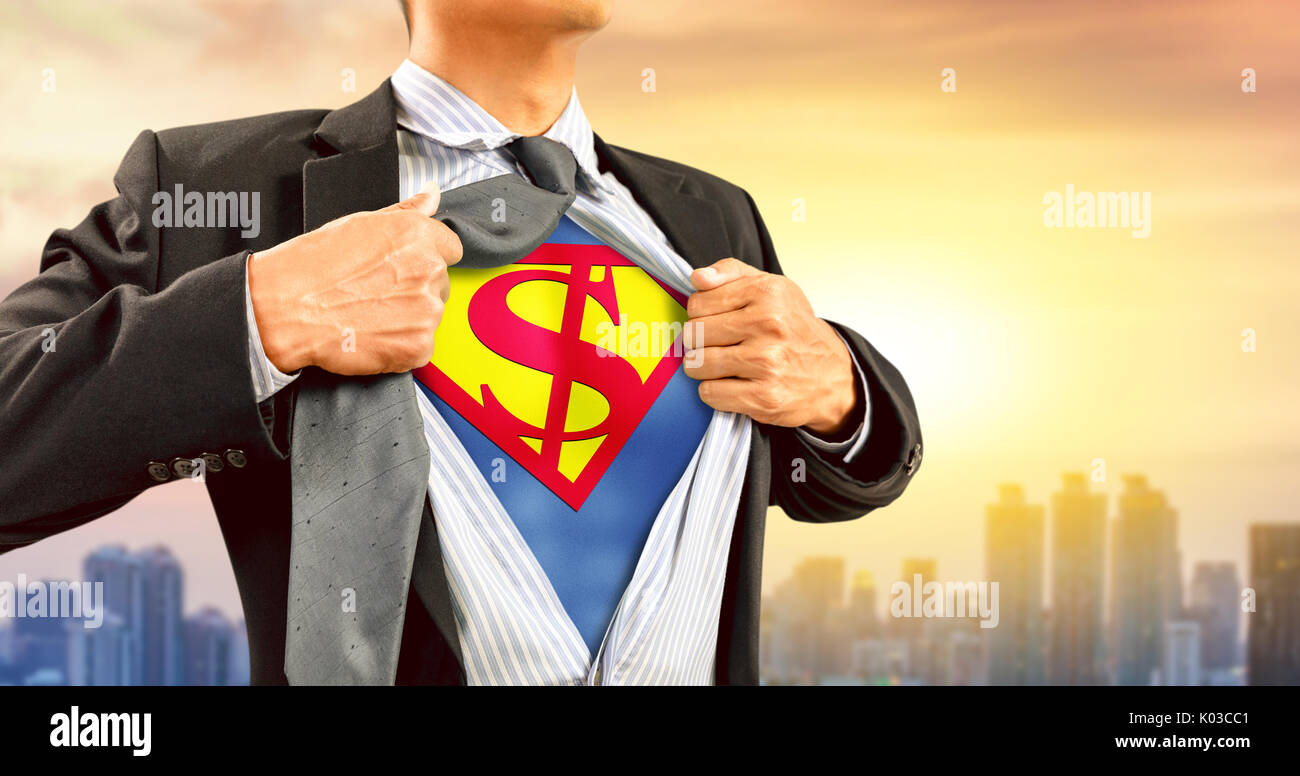 Imprenditore nel costume da supereroe con il simbolo del dollaro Foto Stock