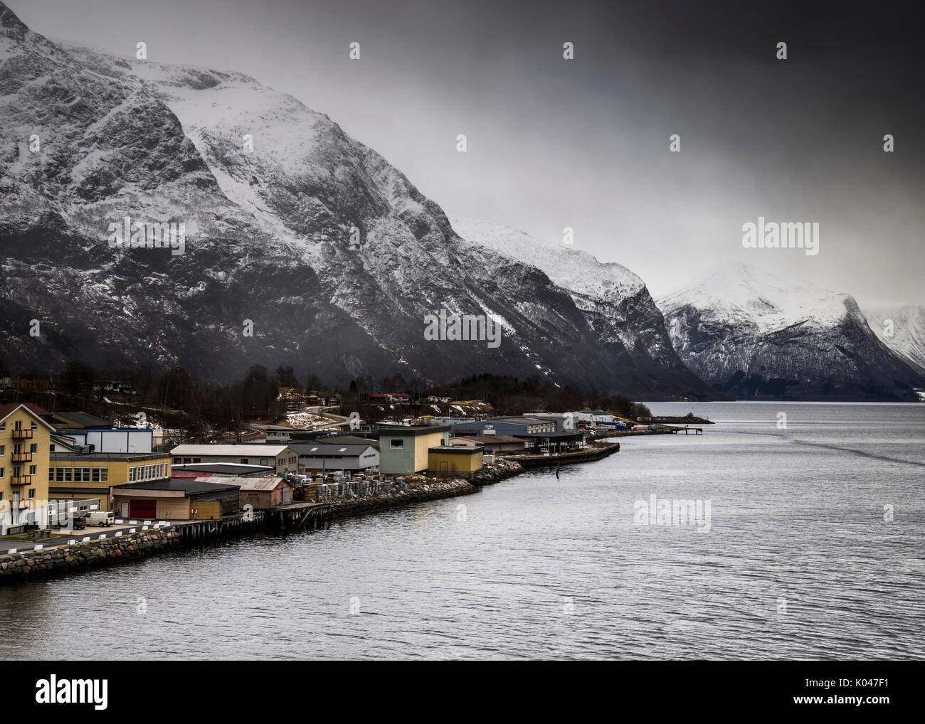 Il pittoresco porto di Andalsnes Foto Stock