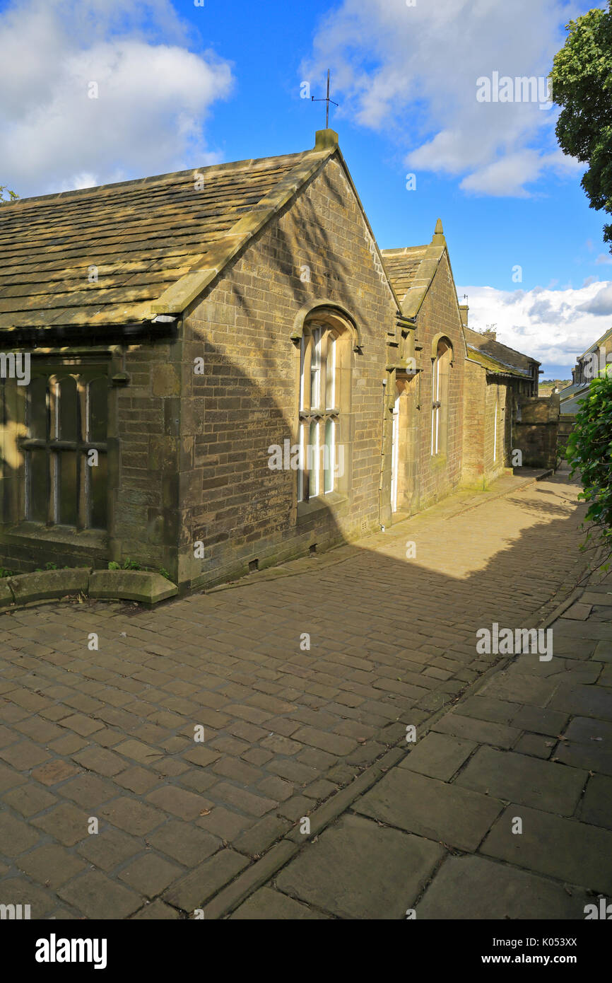 Vecchia scuola Camera, costruito da Patrick Brontë nel 1832 e ha insegnato a da tutti i suoi famosi bambini, Church Street, Haworth, West Yorkshire, Inghilterra, Regno Unito. Foto Stock