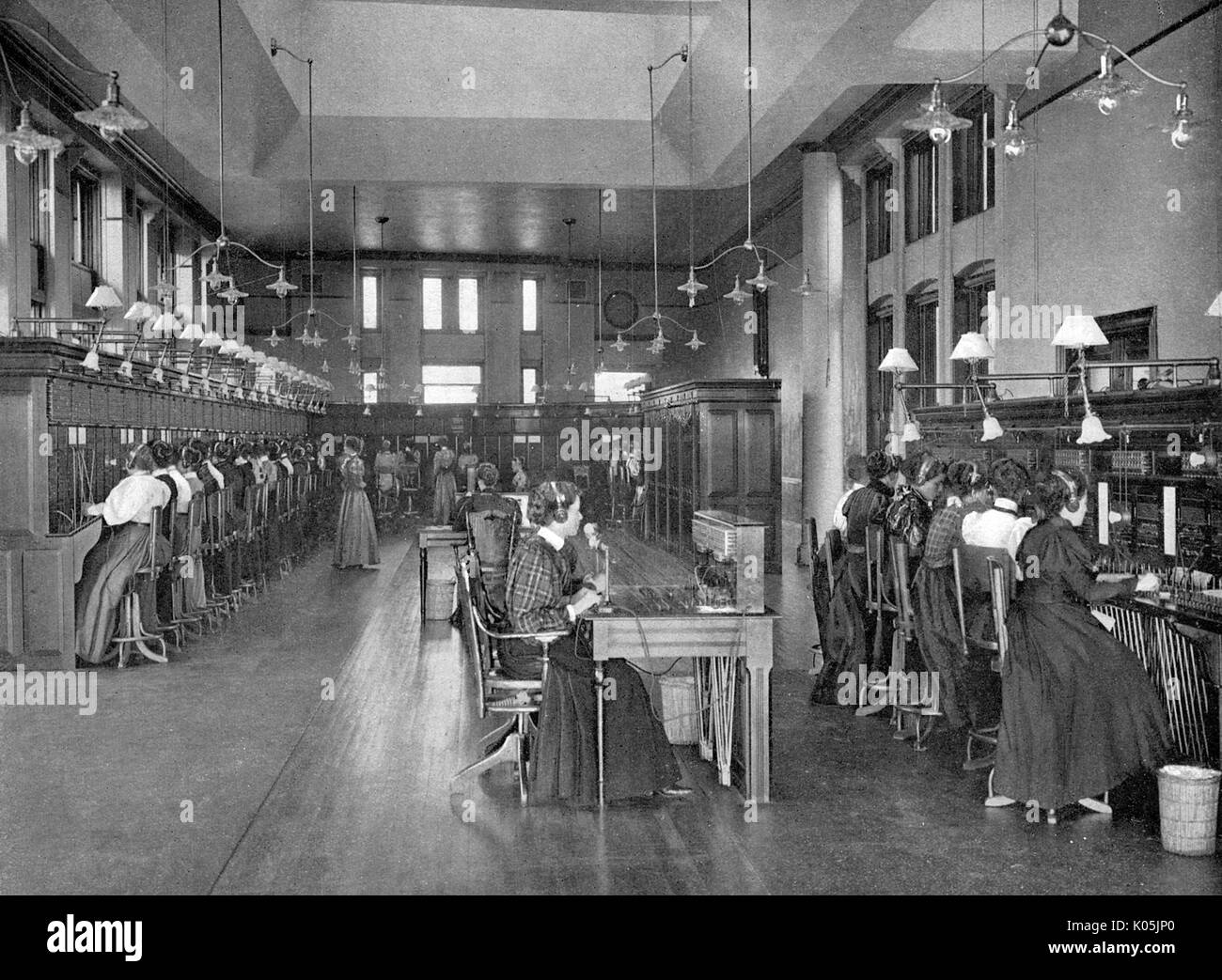 La Bell Telephone Exchange in Montreal, Canada data: 1900 Foto Stock