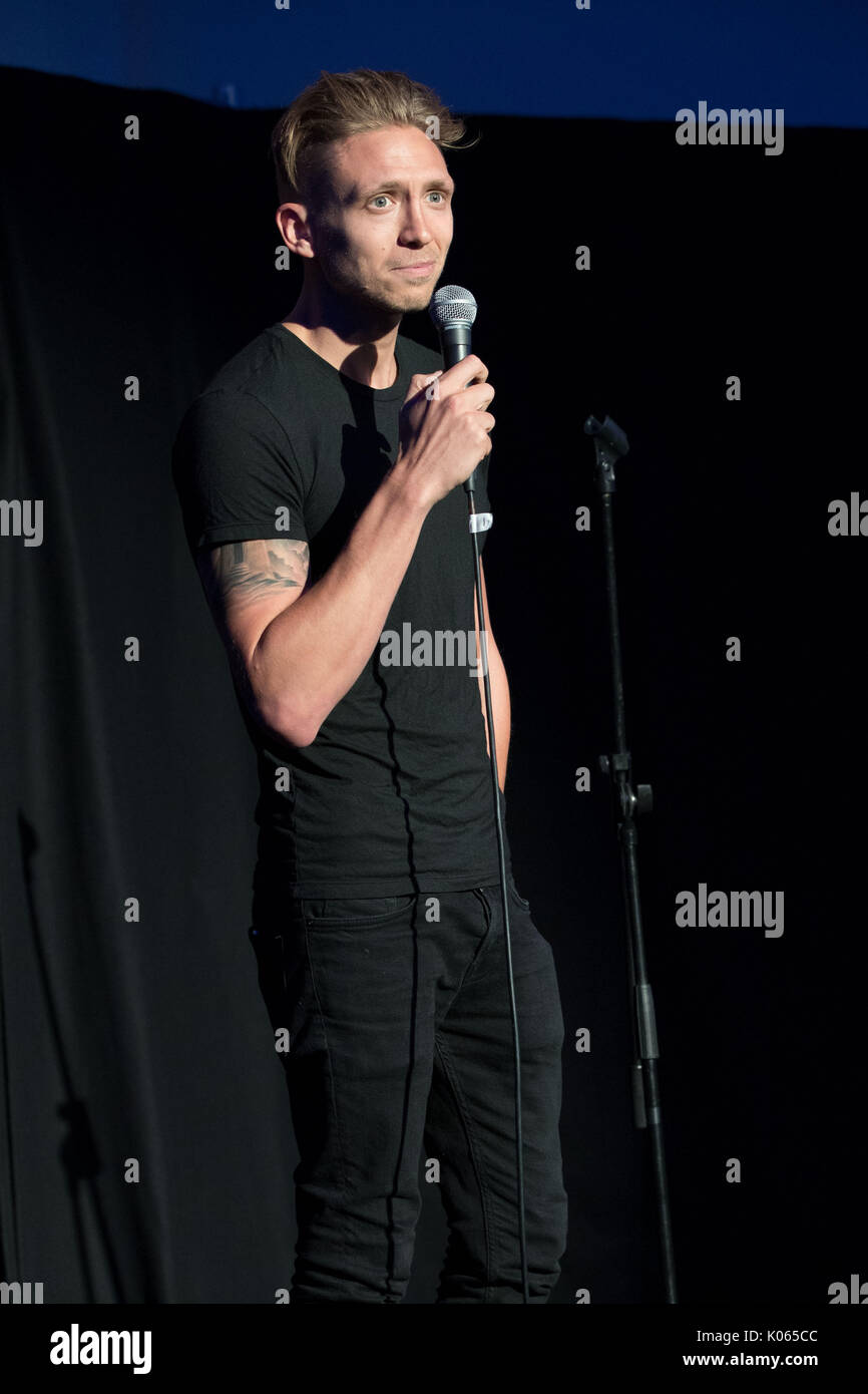 Divertito alci Comedy Award, il divertito alci Comedy Award caratteristiche finali estratti da dieci migliori Fringe spettacoli comici da relativamente sconosciuti musicisti che sono state selezionate da industria commedia i partecipanti in primo luogo online e quindi a vivere durante la frangia Staring Mark Dolan sono Lauren Pattison Bec Hill, Ian Smith, Mark Simmons, Alasdair Beckett-King, Alistair Williams, Rob Kemp, Il Kagools Harriet Braine e Chris Martin. ALISTAIR WILLIAMS: cibo BEC HILL: fuori ordine HARRIET BRAINE: eclissi TOTALE DEL RAMO IAN SMITH: il simbolo del fiocco di neve LADY MUCK: LAUREN PATTISON MARK SIMMONS: uno LINERER IL ALASDA Foto Stock