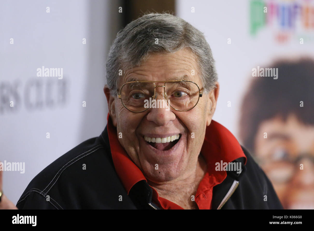 FILE: New York City, Stati Uniti d'America. 21 Ago, 2017. Data di presa: 5 Giu 2014. Jerry Lewis passa. Jerry Lewis assiste i frati Club celebrazione di Jerry Lewis e il cinquantesimo anniversario della 'Il professore matto" a New York Frati Club su Giugno 5, 2014 in New York City. Credito: Erik Pendzich/Alamy Live News Foto Stock