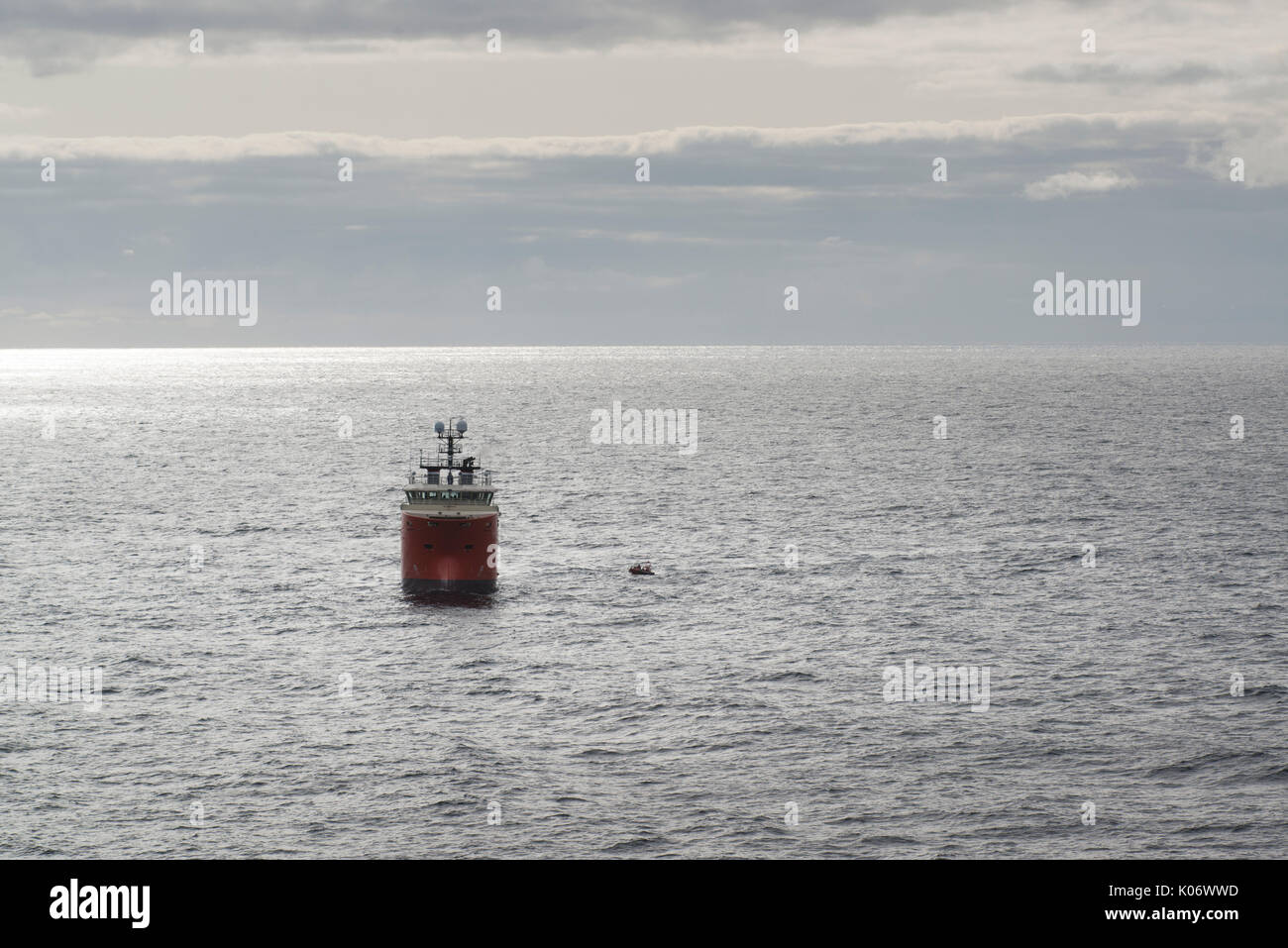 Il grampian dee il petrolio del Mare del Nord e il gas in standby eerv sicurezza nave. Credito: lee ramsden / alamy Foto Stock