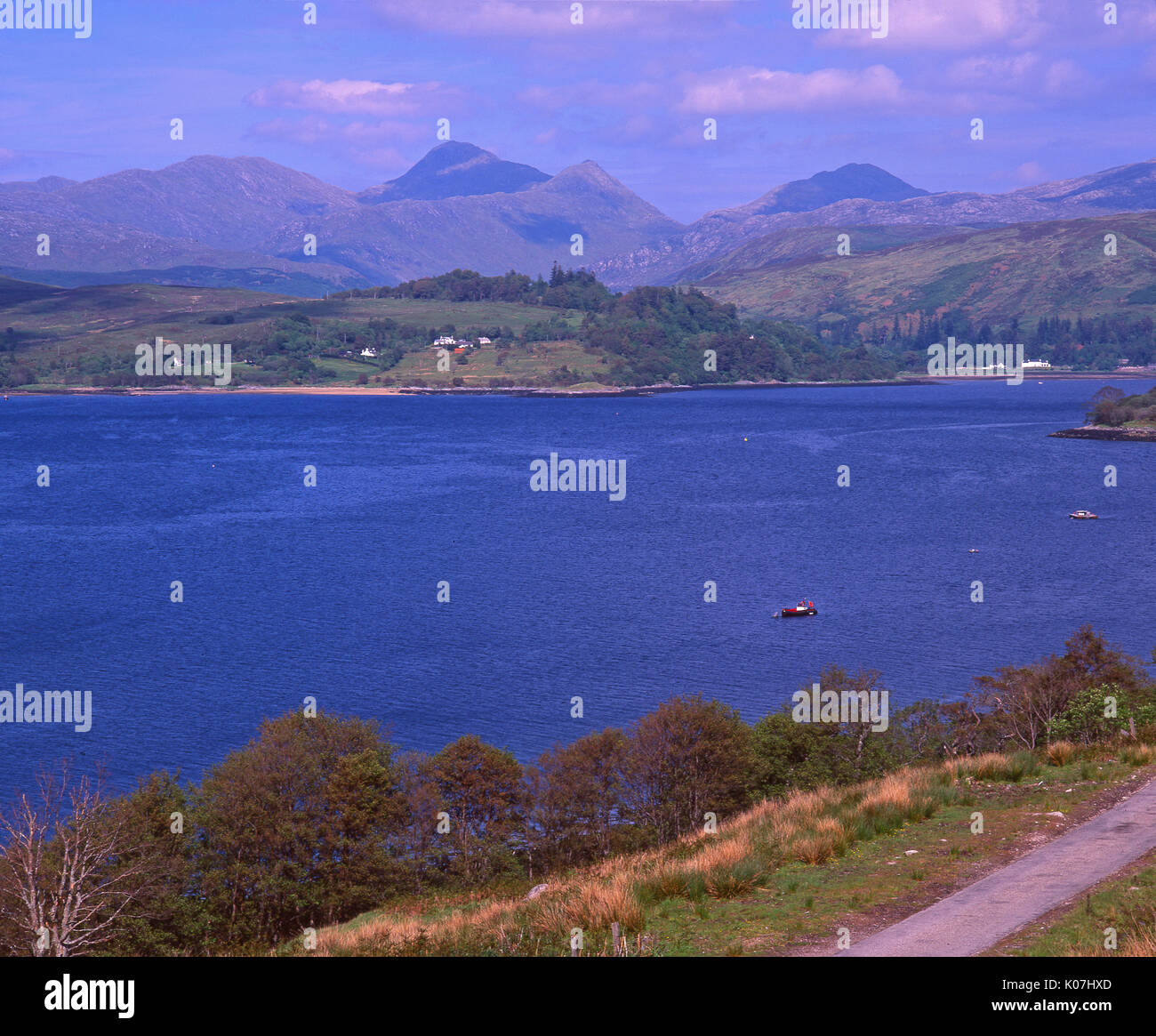 Vista su Loch Sunart, North West Highlands Foto Stock