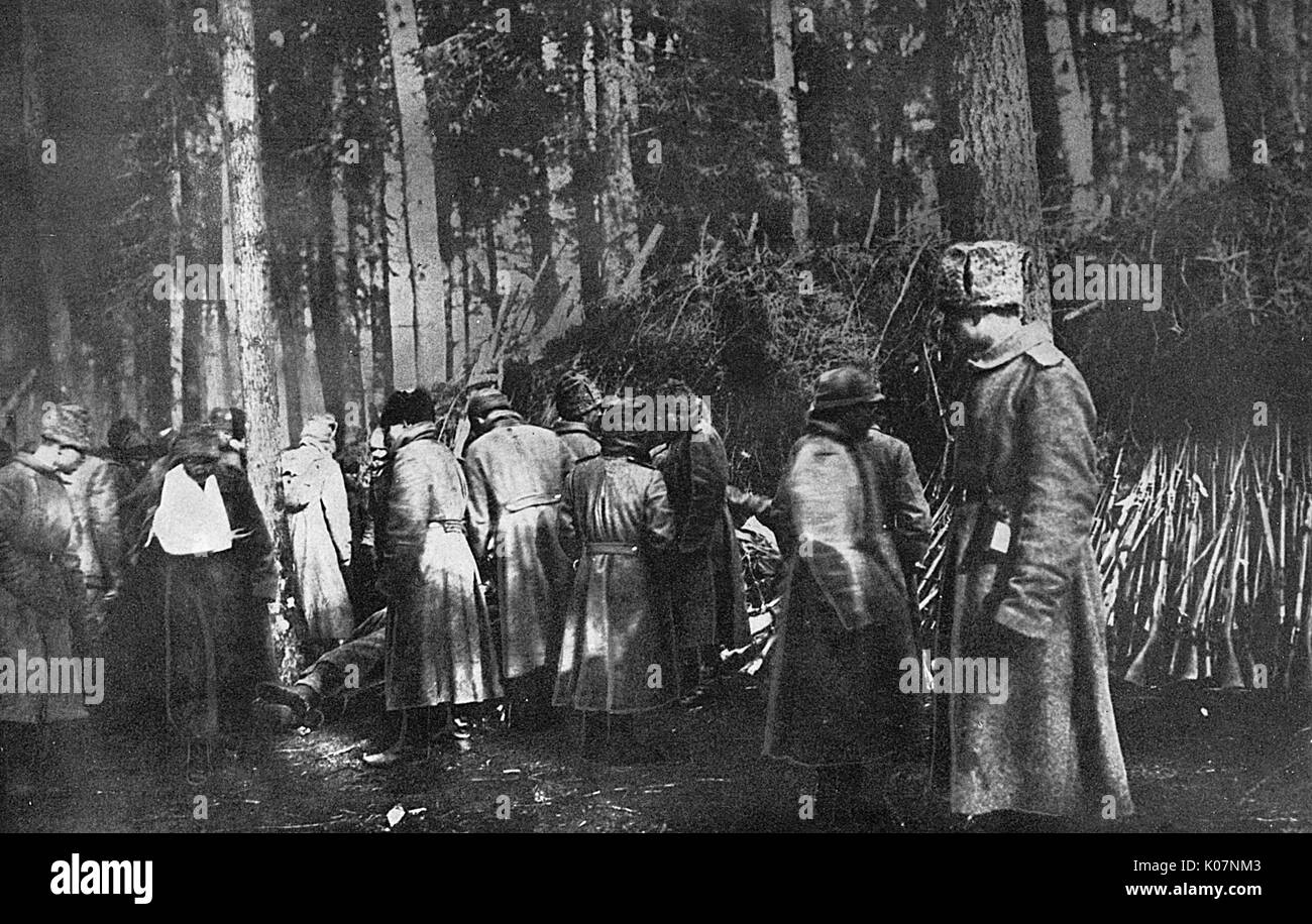 Soldati russi nella foresta, fronte orientale, Russia, WW1 Foto Stock