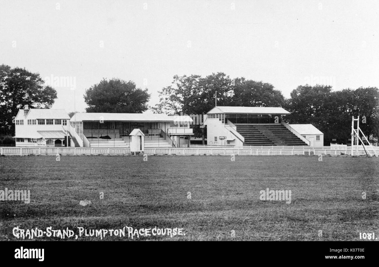 Vista del corso e delle bancarelle, l'ippodromo di Plumpton Foto Stock