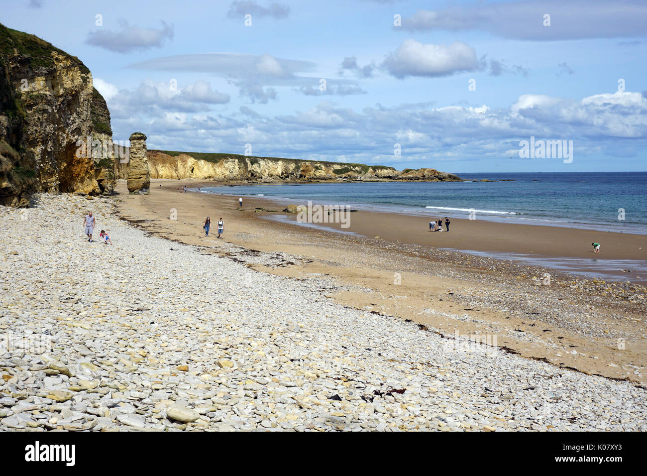 MARSDEN ROCK BEACH SOUTH SHIELDS BRITISH SEASIDE RESORT INGHILTERRA REGNO UNITO Foto Stock