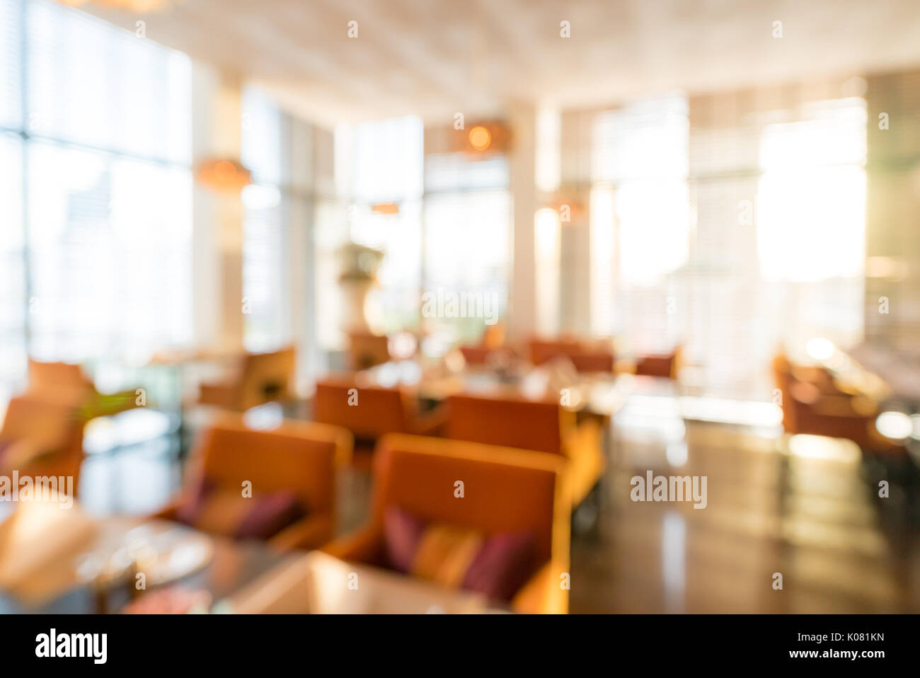 Abstrast sfondo sfocato : ristorante cafe con sfocatura bokeh di fondo Foto Stock