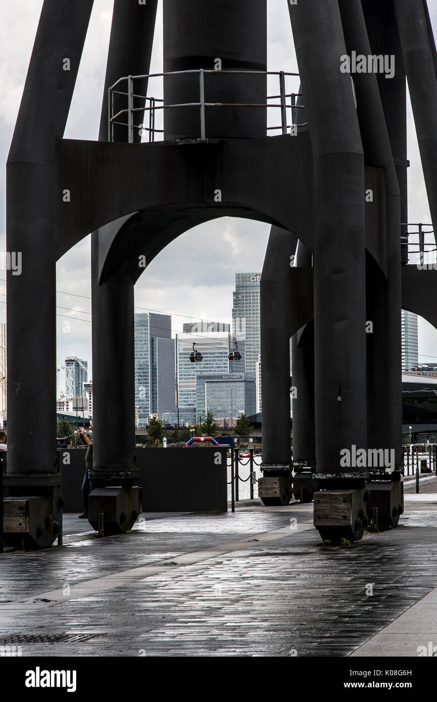 Londra, Regno Unito, 5 Agosto 2017: Docklands e il city airport nella zona est di Londra. Foto Stock