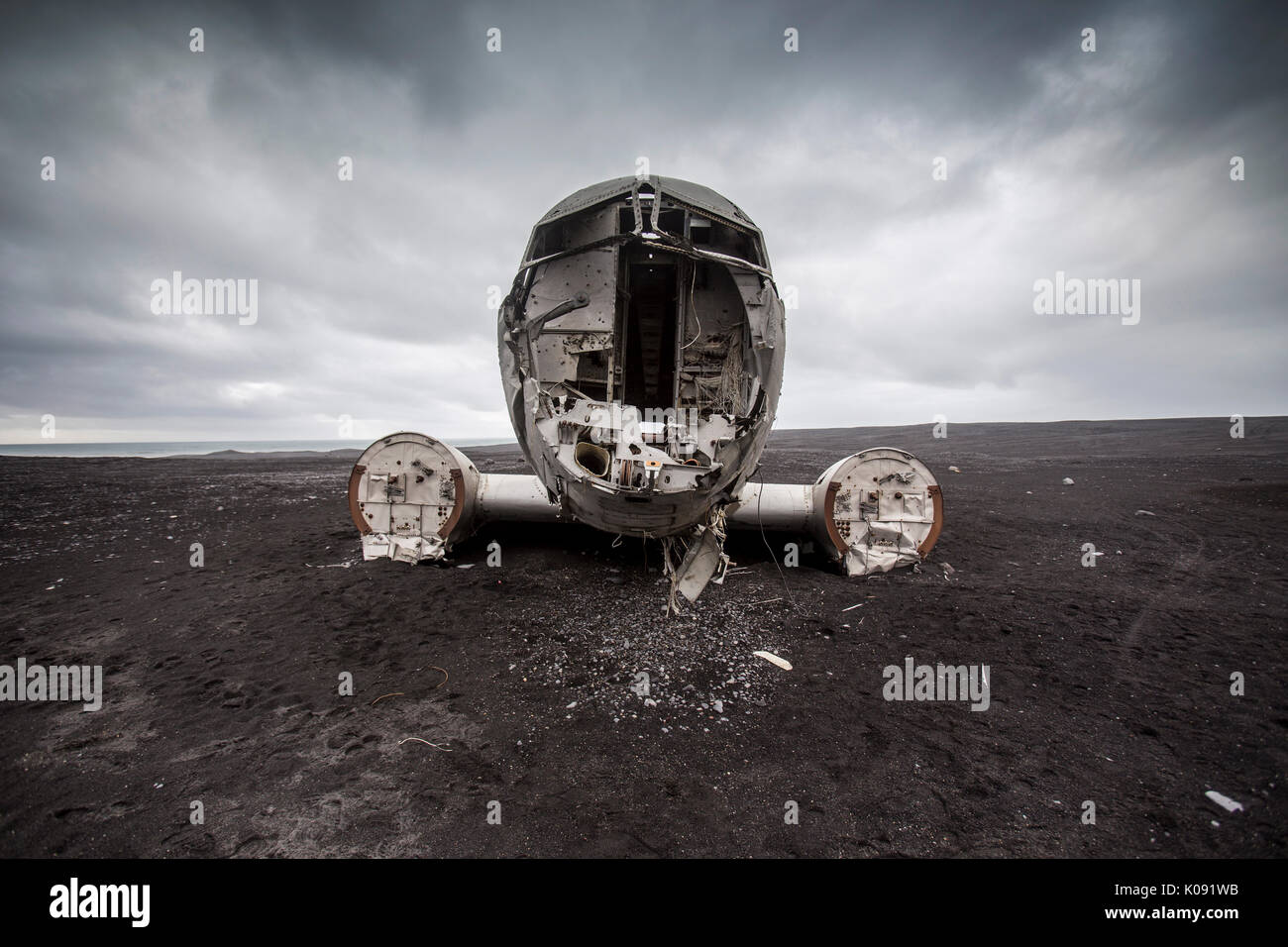 DC 3 relitto aereo su Solheimasandur floodplane nel sud dell'Islanda Foto Stock