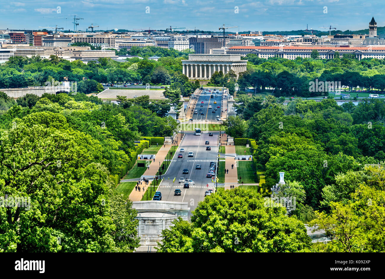 Vista dal Cimitero di Arlington verso il Lincoln Memorial a Washington D.C. Foto Stock
