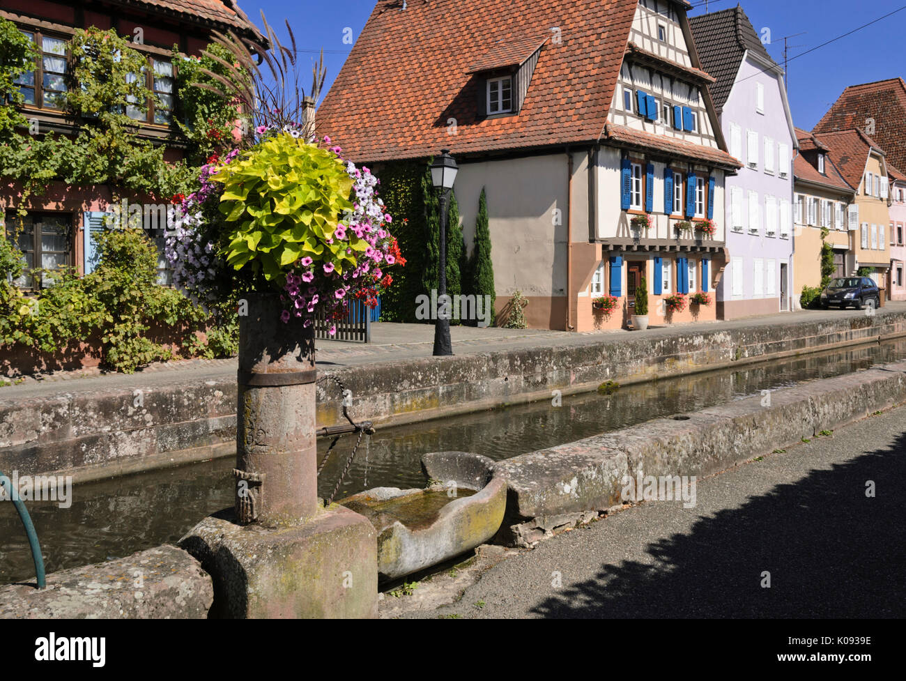 Fontana al lauter, Wissembourg Francia Foto Stock