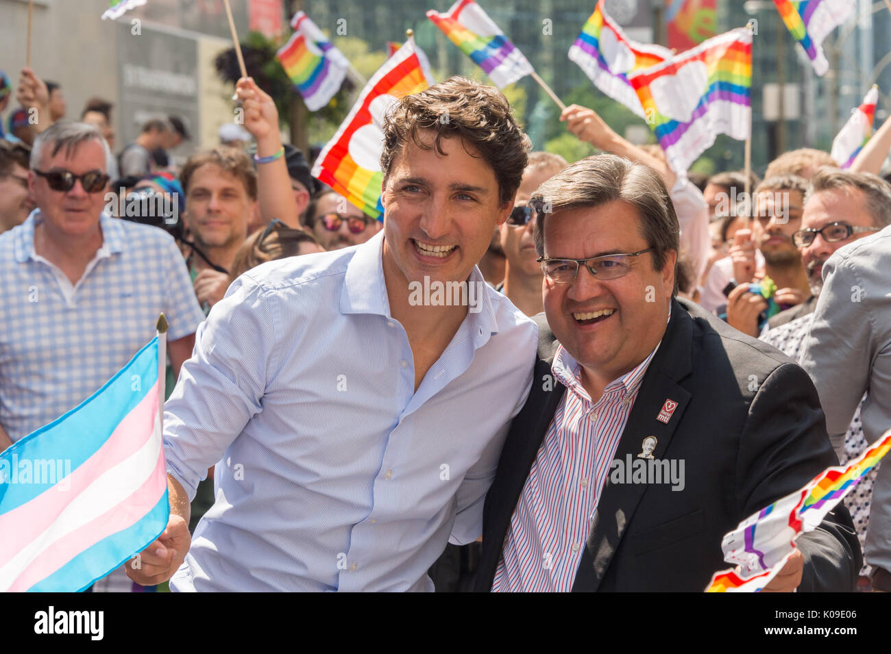 Montreal, Canada. 20 Agosto, 2017. Il primo ministro canadese Justin Trudeau e del sindaco di Montreal Denis Coderre prendere parte a Montreal Pride Parade. Foto Stock