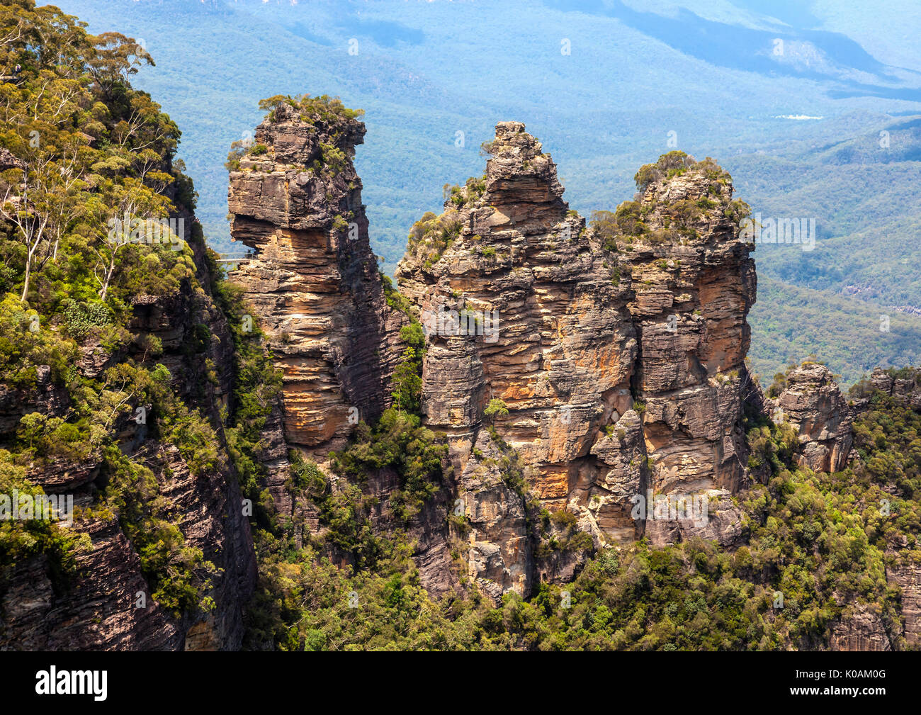 Le tre sorelle weathered picchi di arenaria nelle Blue Mountains regione del Nuovo Galles del Sud Foto Stock