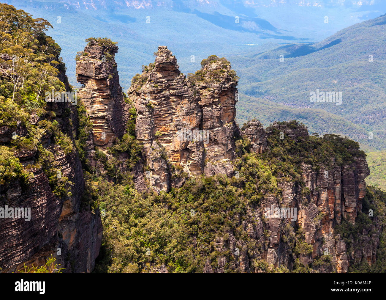 Le tre sorelle weathered picchi di arenaria nelle Blue Mountains regione del Nuovo Galles del Sud Foto Stock