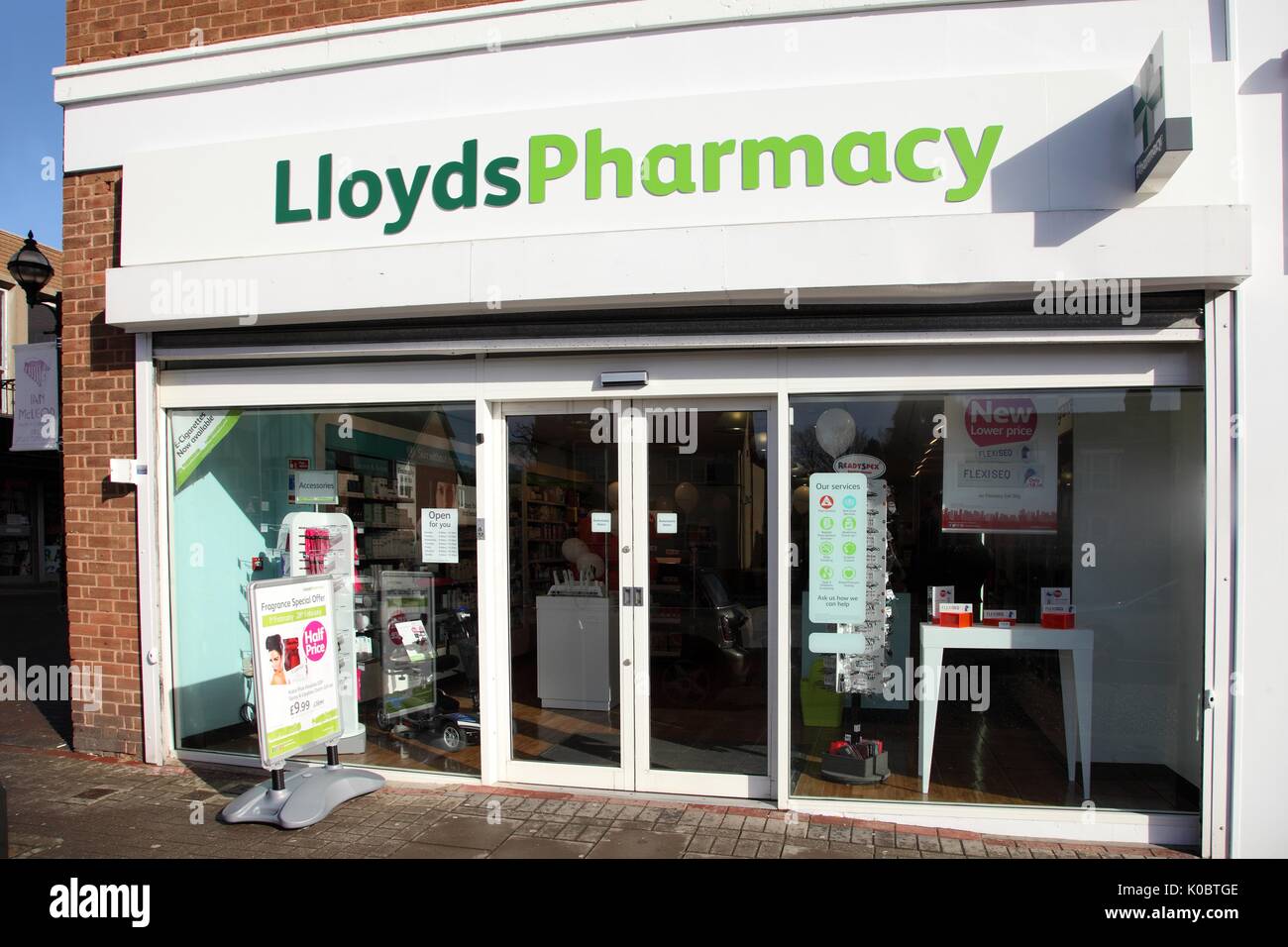 Lloyds farmacia in quattro querce, West Midlands, farmacia, farmacisti, drug store esterno. Foto Stock