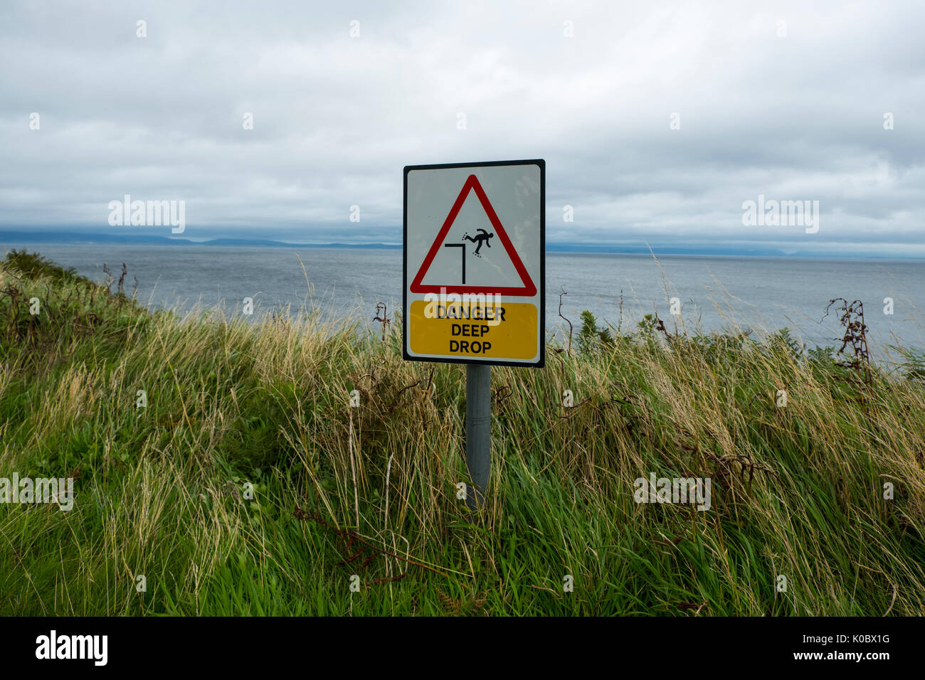 Pericolo di caduta di profondo del digital signage, Mullaghmore, Sligo, Irlanda Foto Stock