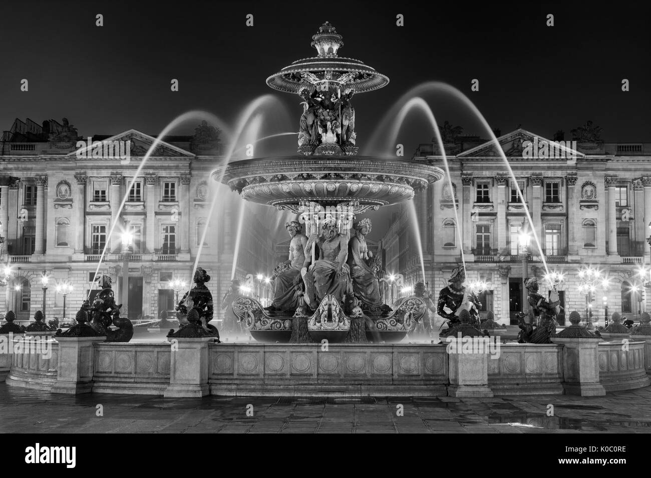 Fontaine des Fleuves, la fontana dei Fiumi in Place de la Concorde, Paris Francia Foto Stock