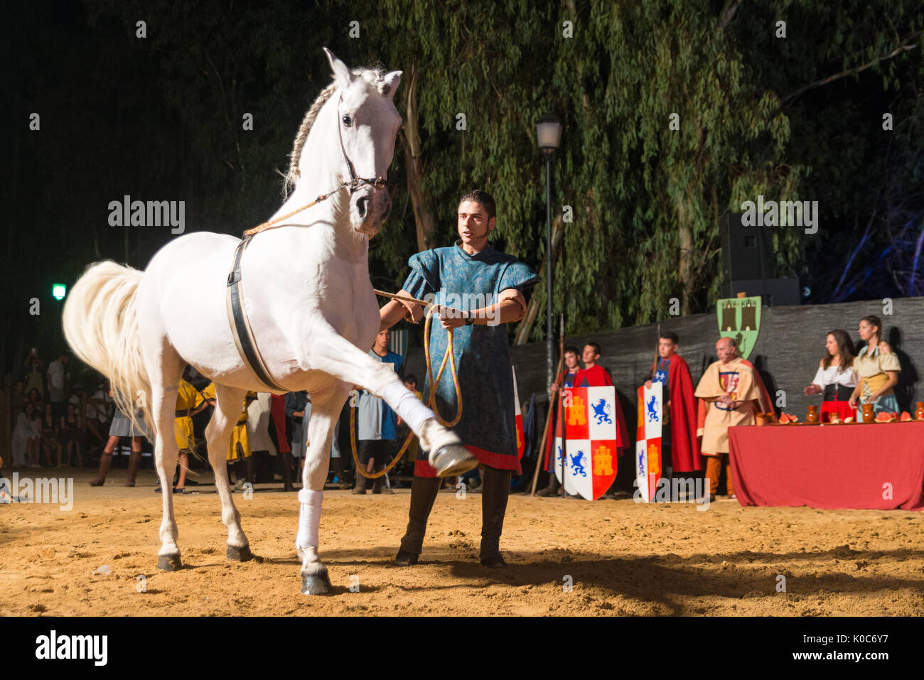 Alburquerque, Spagna - agosto 19, 2017: Cavallo in ballo la festa medievale di alburquerque Foto Stock