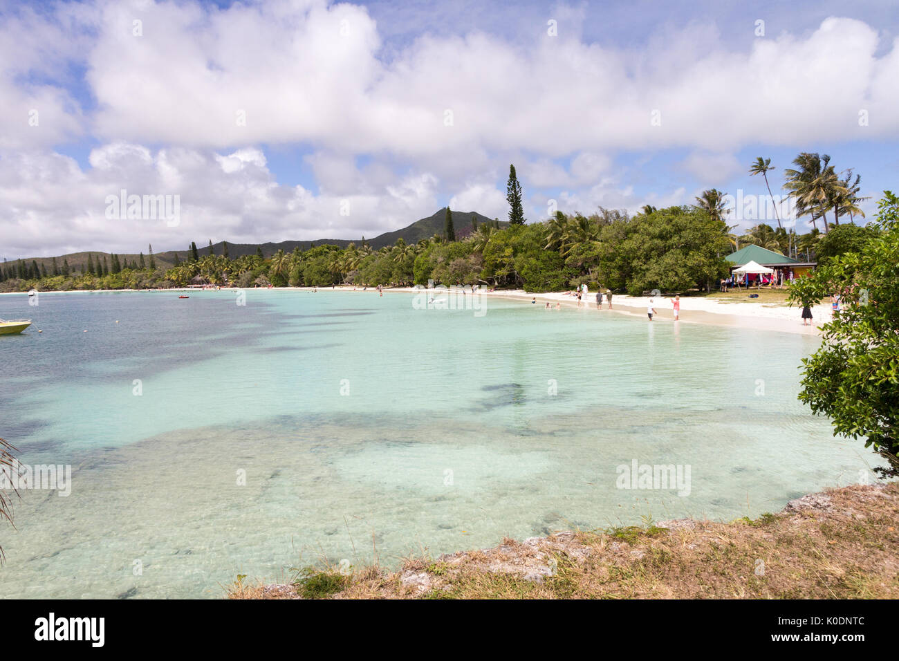 Spiaggia di sabbia bianca Kuto, Ile des pini, Nuova Caledonia, Sud Pacifico Foto Stock