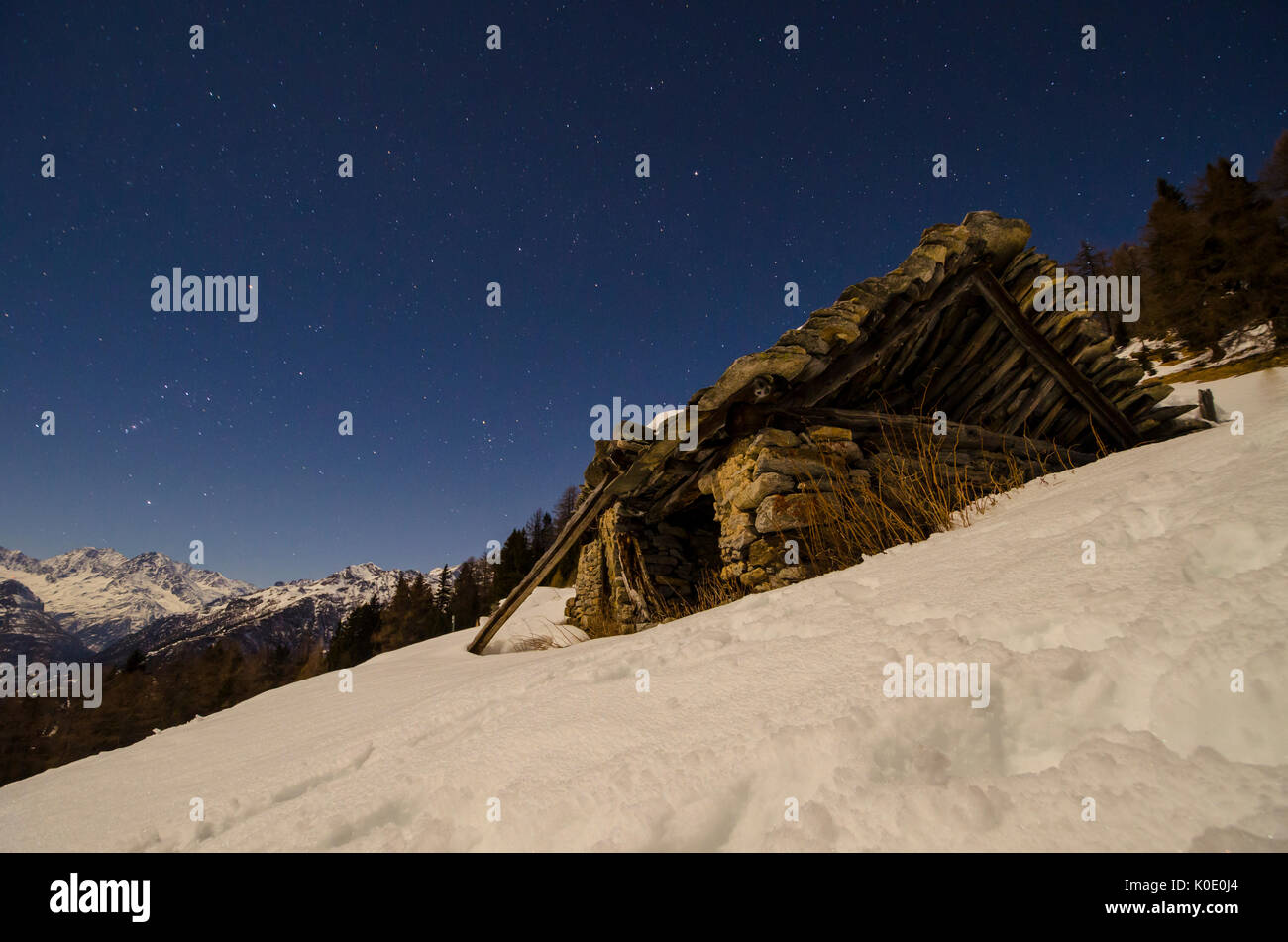 Alpage in inverno (Divedro Valle Ossola, Piemonte, alpi italiane) Foto Stock