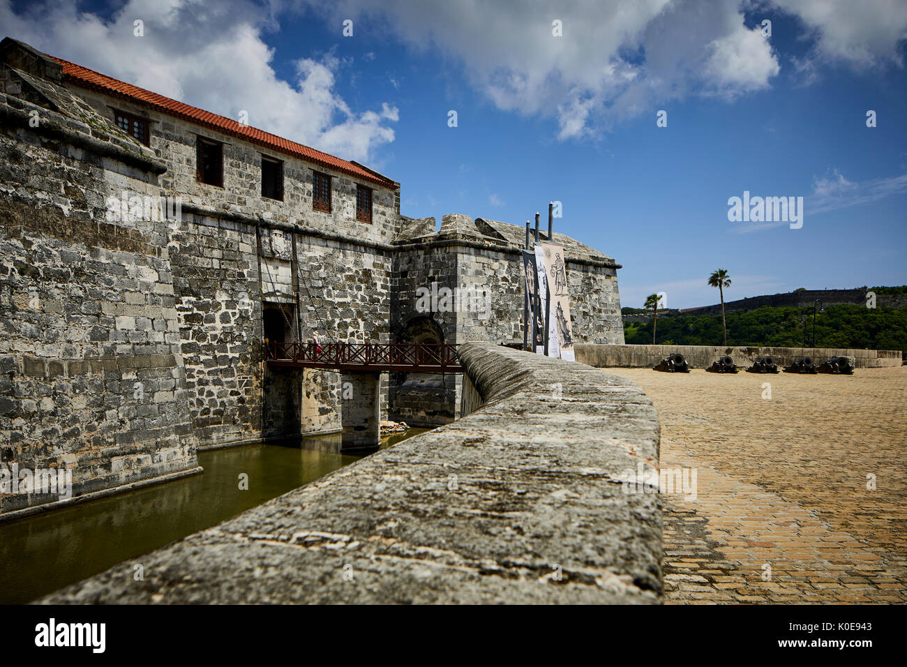 Cubano, Cuba, capitale Havana Vecchia, il Castillo de la Real Fuerza con fossato (Castello del Royal Force) sul lato occidentale del porto Foto Stock