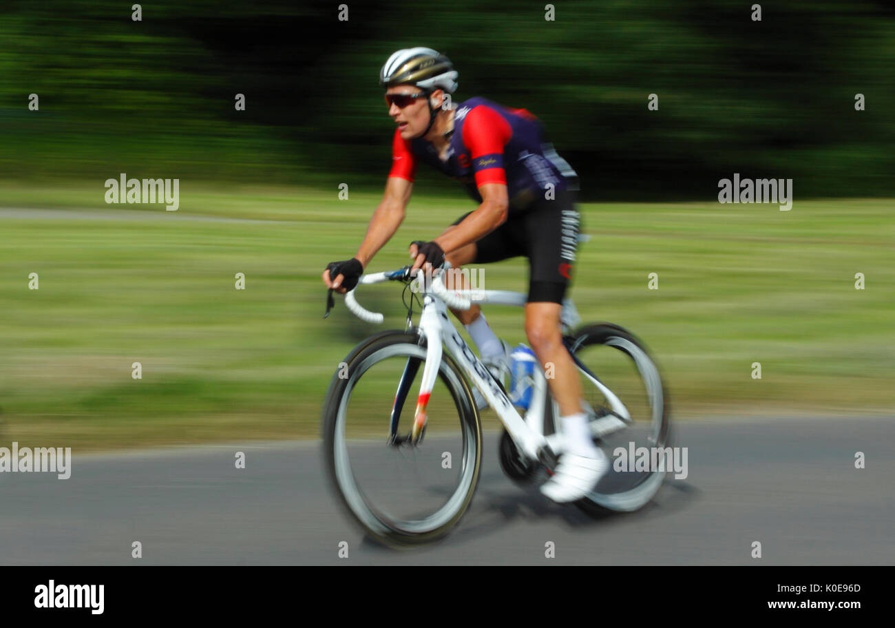 Michael Thompson (GBR) Team Wiggins 2016 Ride prudenziali Londra Surrey Classic 31 luglio 2016 Ranmore strada comune sulle colline del SURREY REGNO UNITO Foto Stock