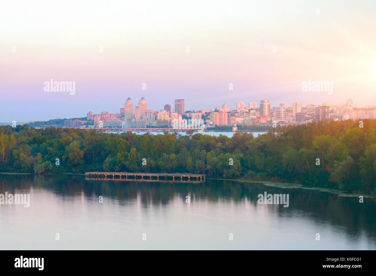 Dnepropetrovsk (Dnieper) paesaggio urbano, fiume Dnieper, Ucraina Foto Stock