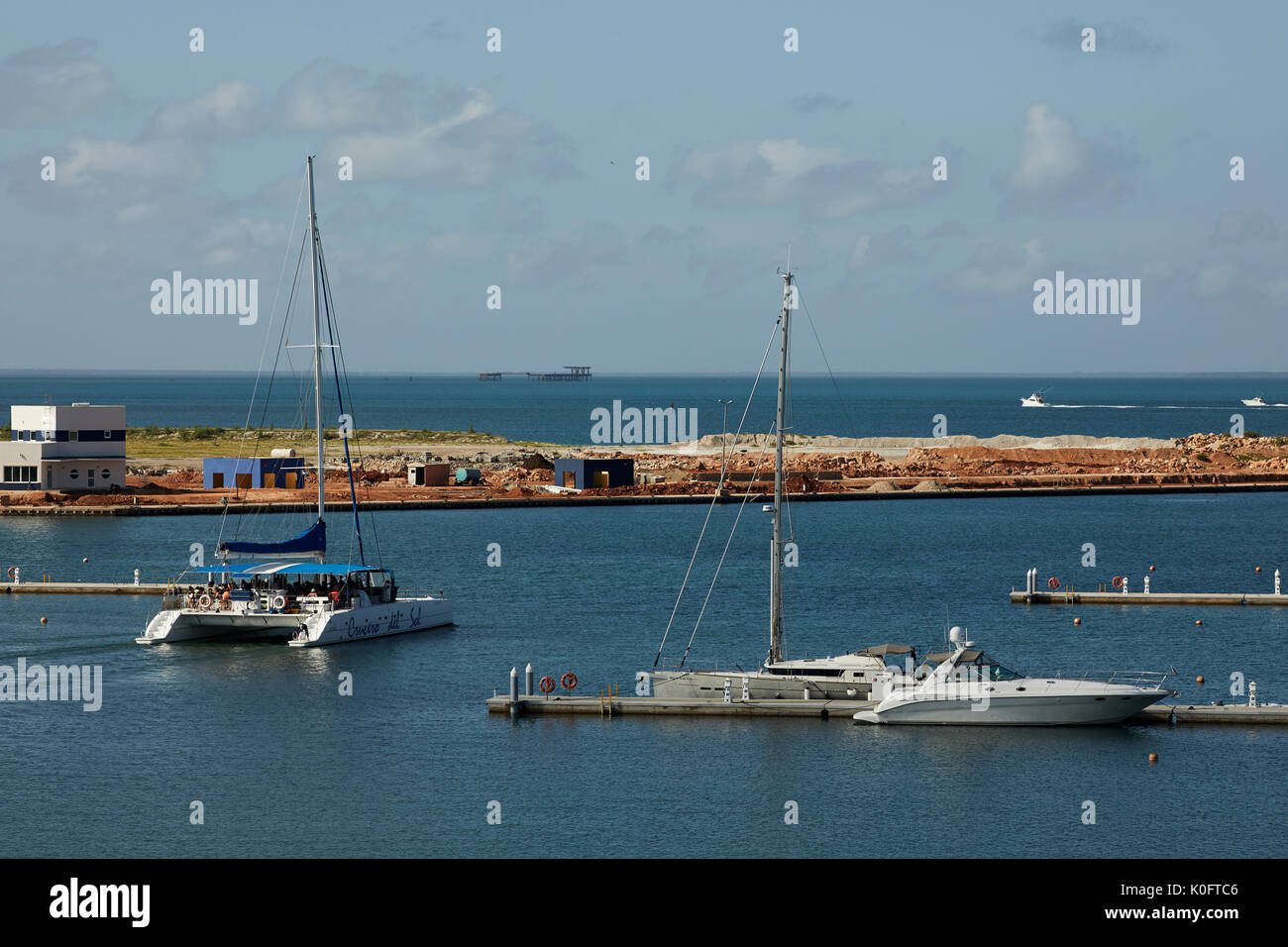Cubano, Cuba, Melia Meliá Marina Varadero, yacht di lusso barche ormeggiate presso gli ormeggi Foto Stock