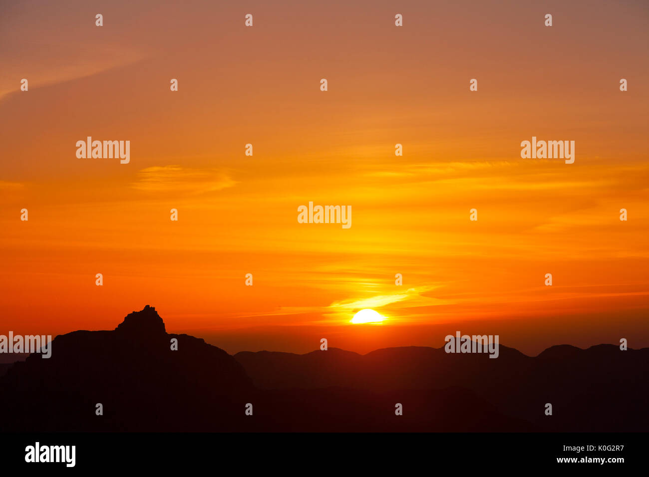 Alba da Yakin punto lungo il bordo Sud del Grand Canyon nel Parco Nazionale del Grand Canyon, Arizona, Stati Uniti. Foto Stock