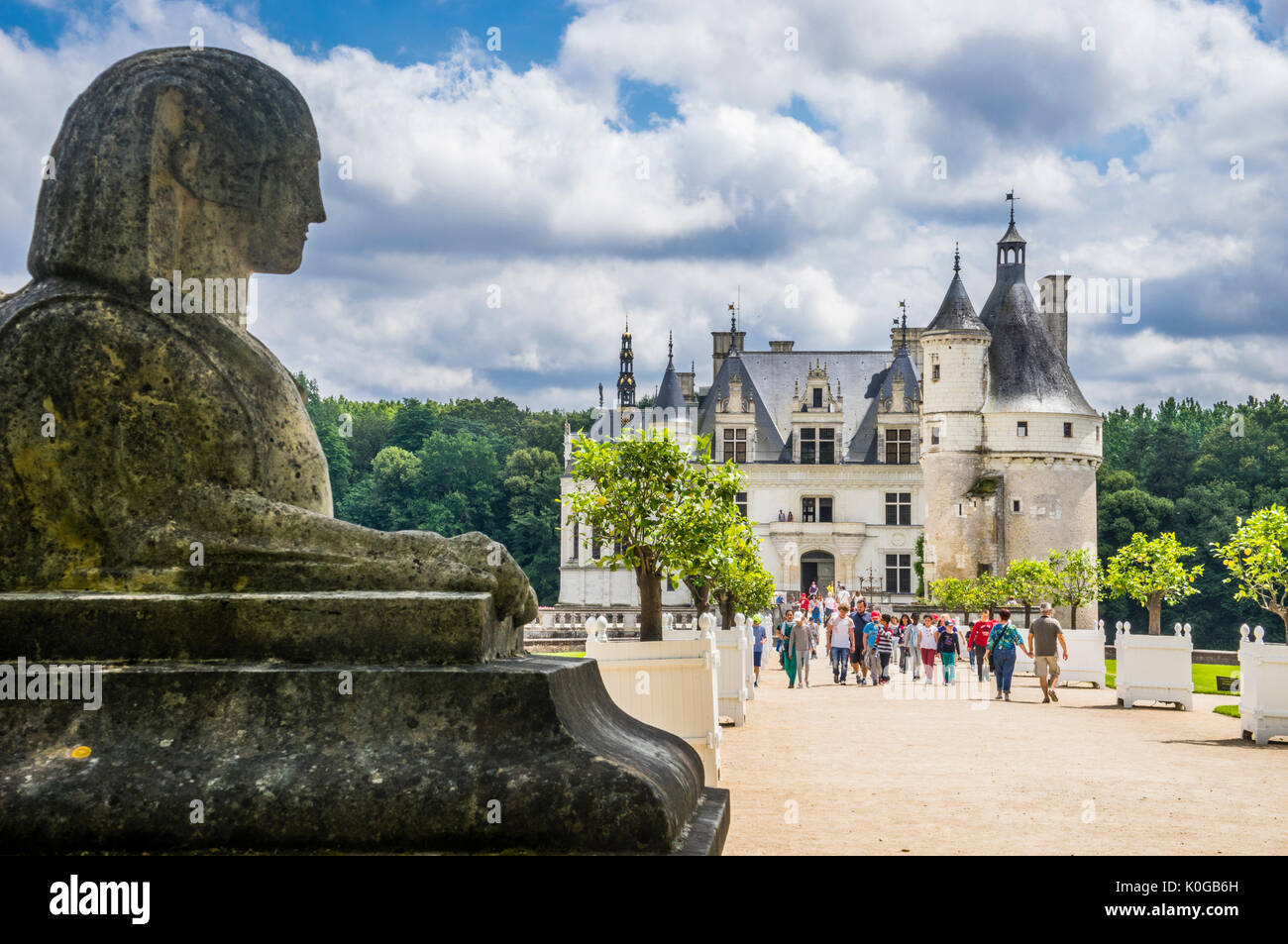 Francia, Indre-et-Loire department, Chenonceau, una sfinge proteggendo l'ingresso Château de Chenonceau, un xv secolo tardo gotico e inizio Renaissan Foto Stock Francia, Indre-et-Loire department, Chenonceau, una sfinge proteggendo l'ingresso Château de Chenonceau, un xv secolo tardo gotico e inizio Renaissan Foto Stock