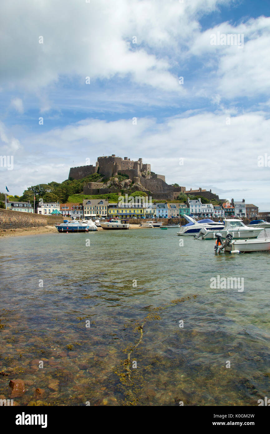 Montare Orgueil castle e Harbour, Jersey Foto Stock