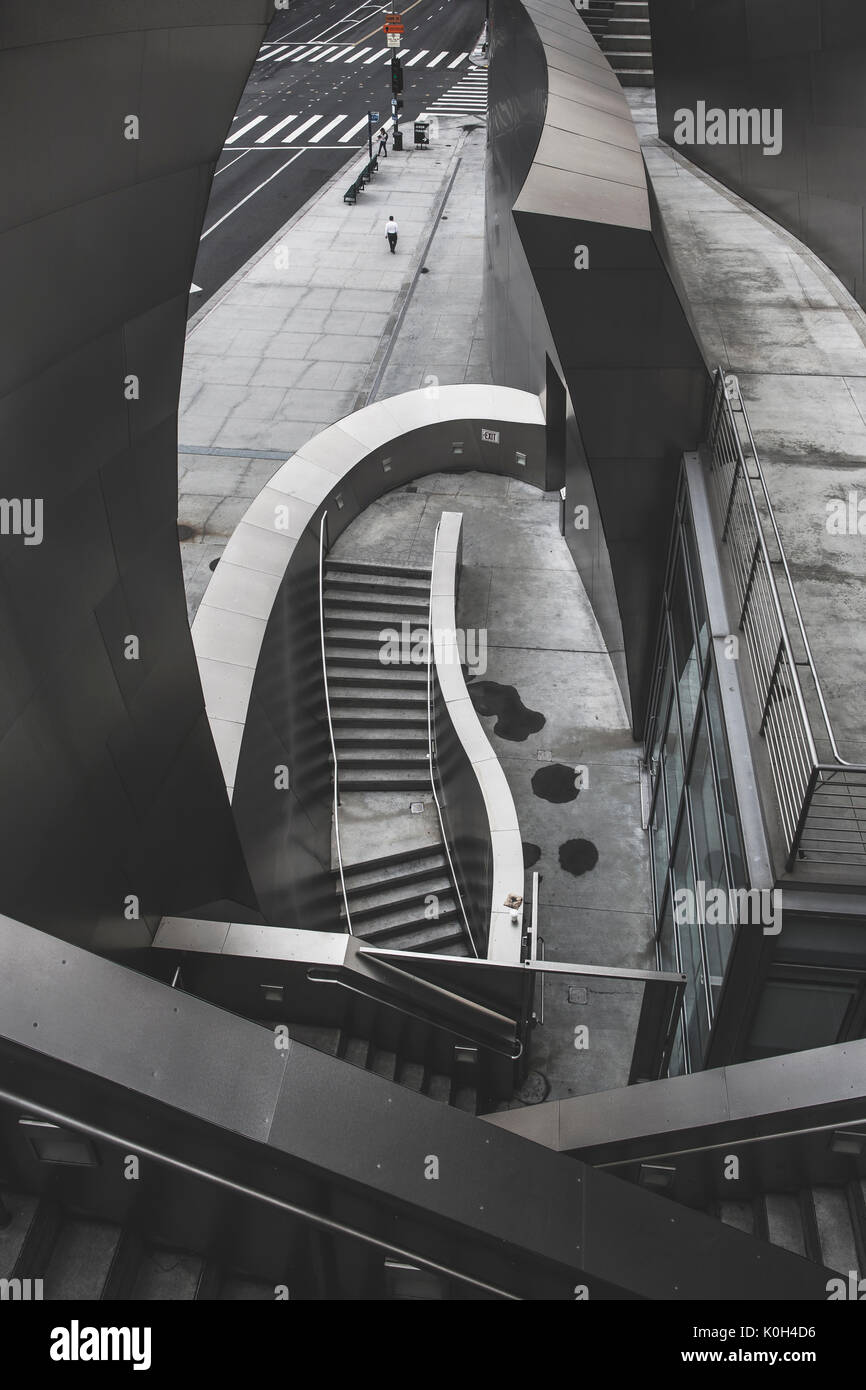 Los Angeles, Stati Uniti d'America - 24 ottobre 2016. Architettura del Walt Disney Concert Hall di Los Angeles, che è la casa della Los Angeles Philharmonic Orchestra e la Los Angeles Master Chorale. Foto Stock