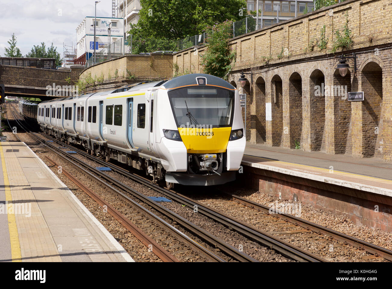 Treno Thameslink a Denmark Hill Station di Londra Foto Stock