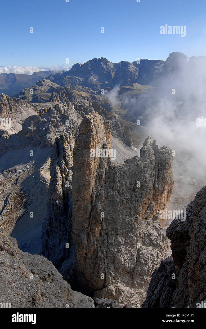 Tre Cime di Lavaredo, Dolomiti, Alto Adige, Italia. Vista insoliti sul piccolo picco delle Tre Cime di Lavaredo / Drei Zinnen Foto Stock