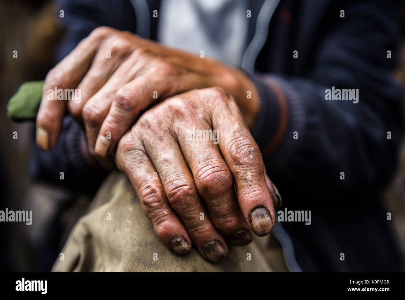 Ritratto di uomo tibetano, altopiano Tibetano, Kham e Amdo Foto Stock