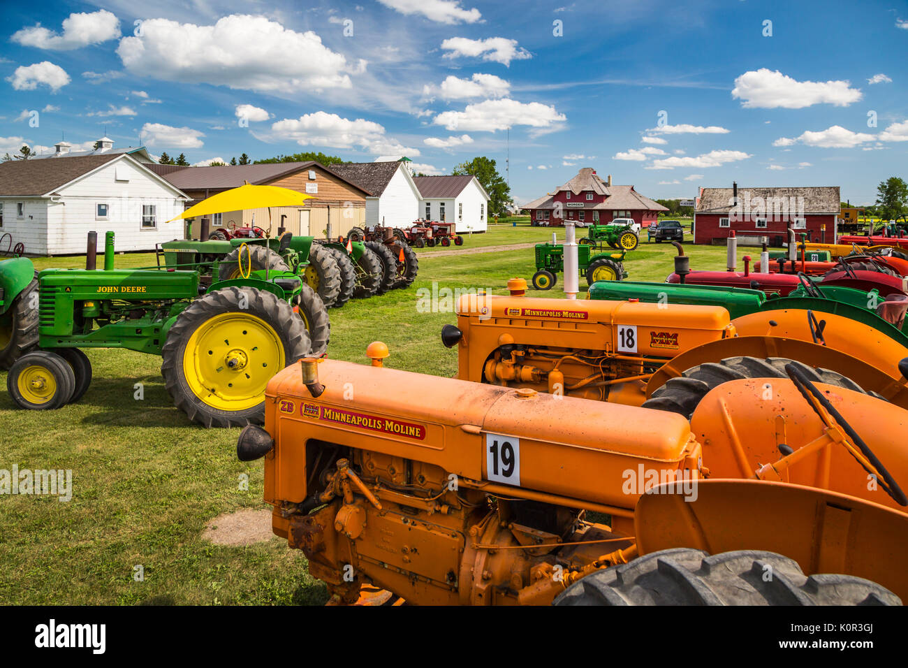 I trattori di antiquariato a Pembina Threshermen's Museum, Winkler, Manitoba, Canada. Foto Stock
